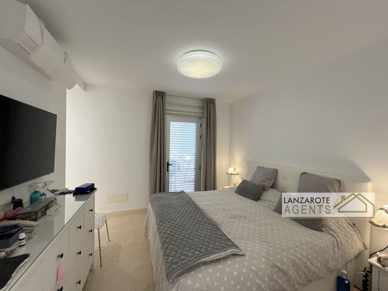 3 soveværelse Villa til salg i Playa Blanca med swimmingpool - € 465.000 (Ref: 9770987)