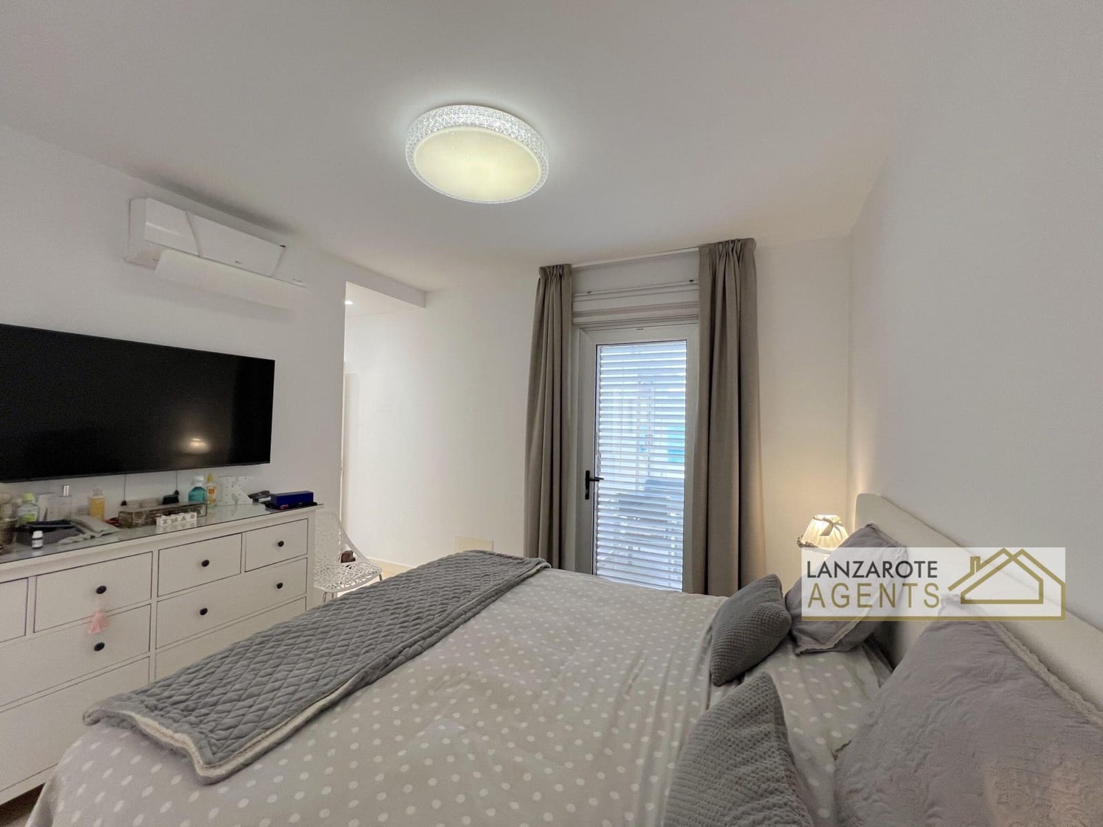 3 soveværelse Villa til salg i Playa Blanca med swimmingpool - € 465.000 (Ref: 9770987)