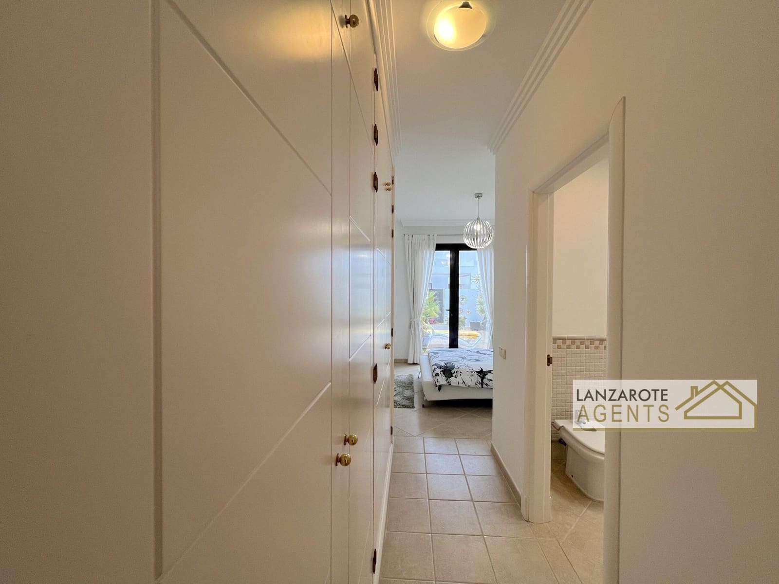 3 makuuhuone Huvila myytävänä paikassa Playa Blanca - 525 000 € (Ref: 9775936)