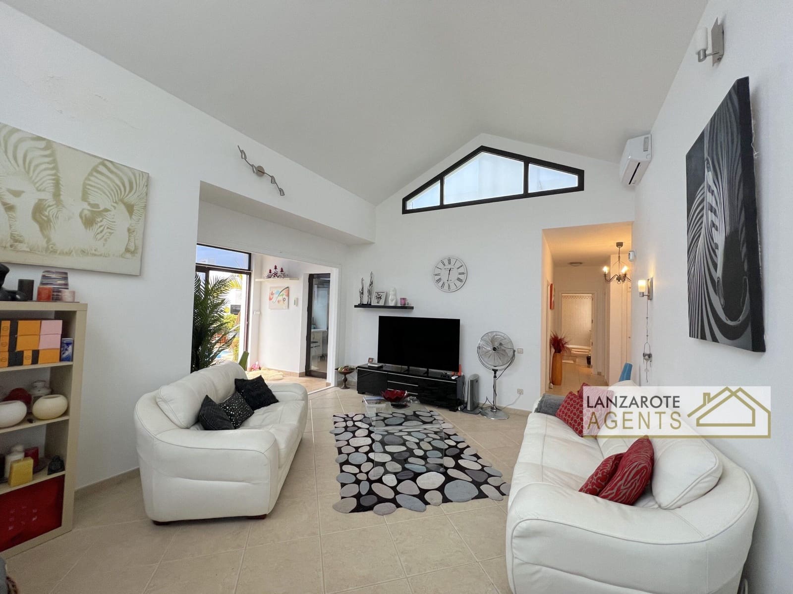 3 makuuhuone Huvila myytävänä paikassa Playa Blanca - 525 000 € (Ref: 9775936)