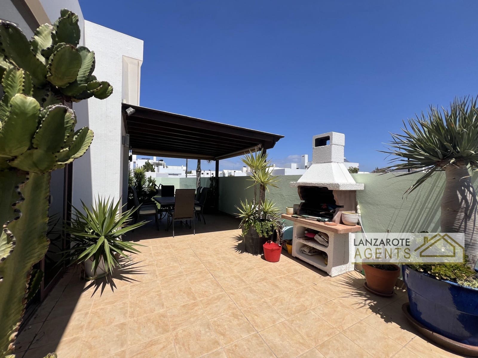 3 makuuhuone Huvila myytävänä paikassa Playa Blanca - 525 000 € (Ref: 9775936)