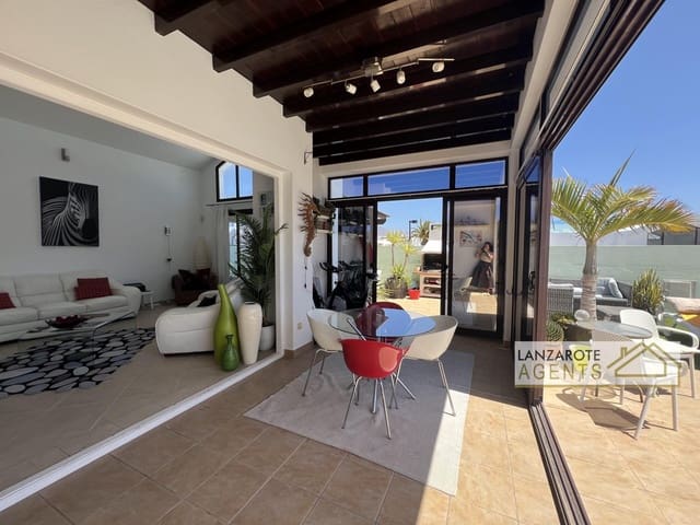 3 makuuhuone Huvila myytävänä paikassa Playa Blanca, Yaiza - 525 000 € (Ref: 9775936)