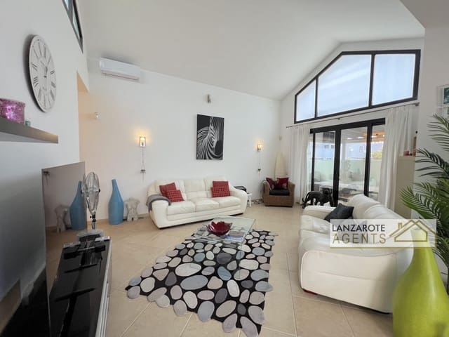 3 Zimmer Villa zu verkaufen in Playa Blanca, Yaiza mit Pool - 499.000 € (Ref: 9775936)