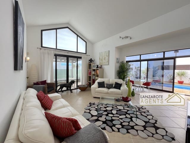 3 Zimmer Villa zu verkaufen in Playa Blanca, Yaiza mit Pool - 499.000 € (Ref: 9775936)