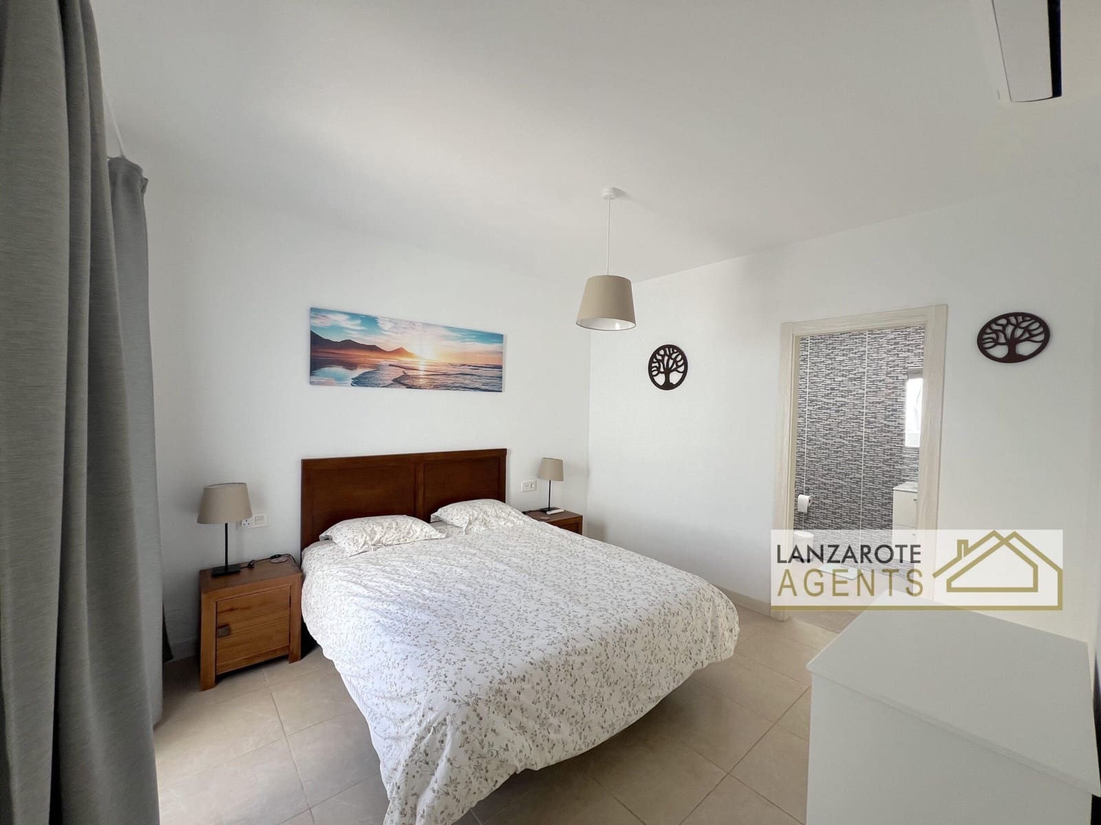 3 bedroom Villa for sale in Playa Blanca with pool - € 395,000 (Ref: 9781394)