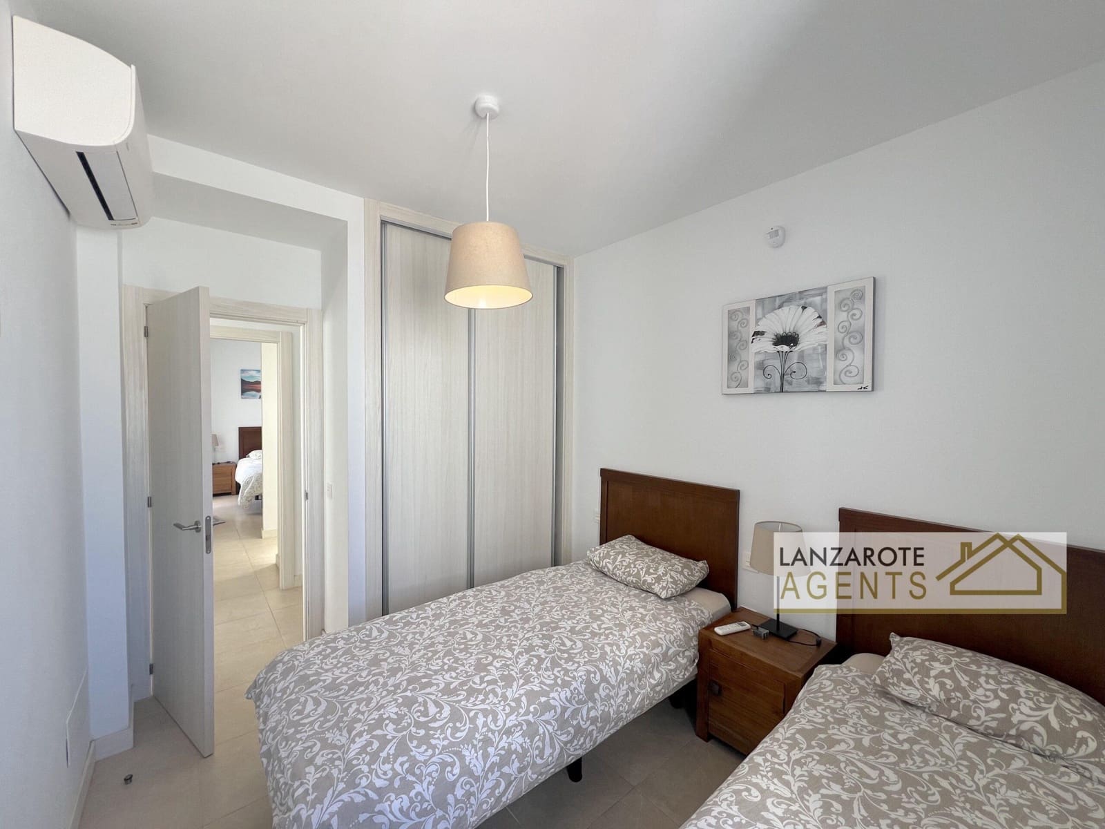 3 sovrum Villa till salu i Playa Blanca med pool - 390 000 € (Ref: 9781394)
