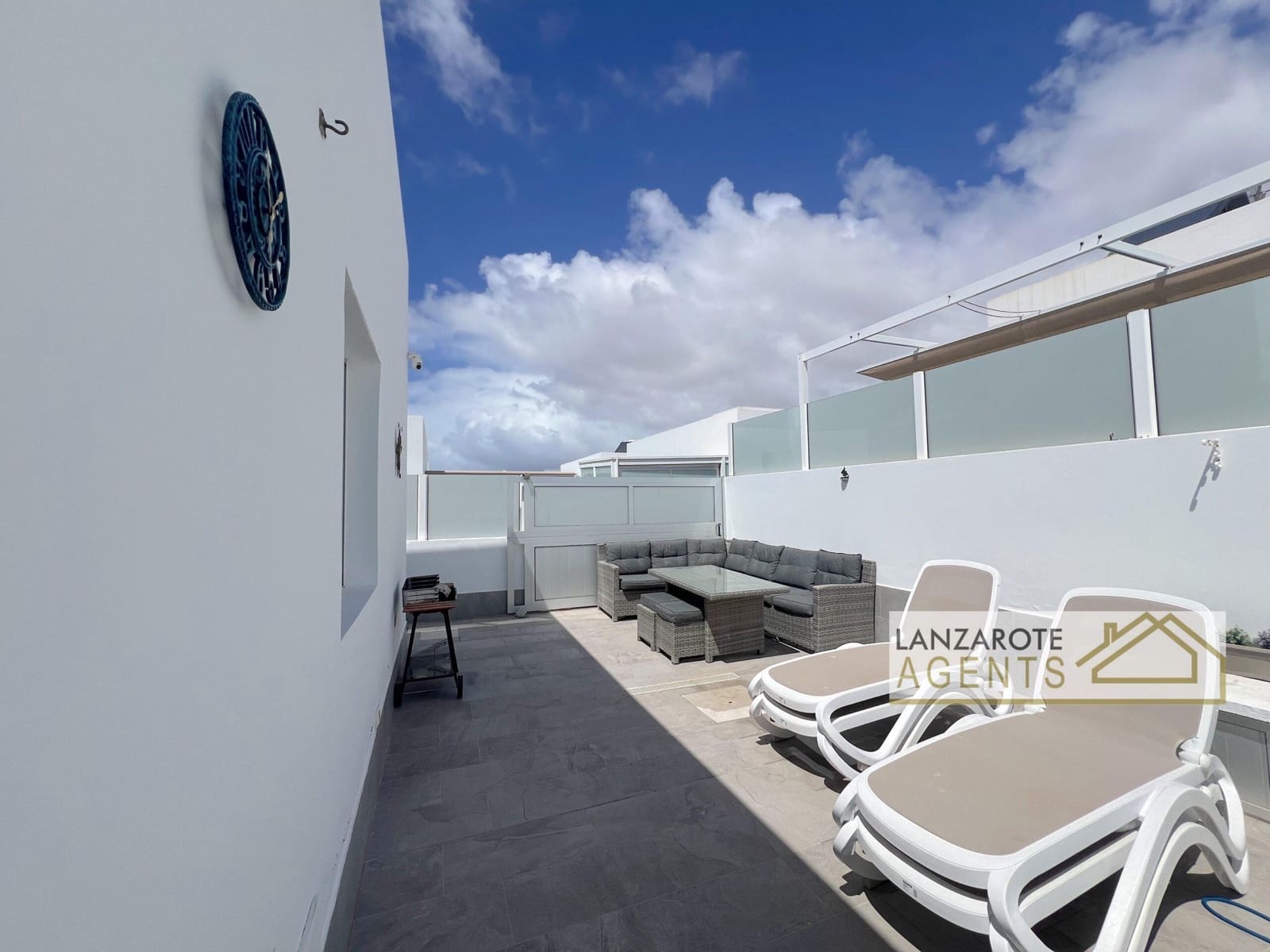 3 sovrum Villa till salu i Playa Blanca med pool - 390 000 € (Ref: 9781394)