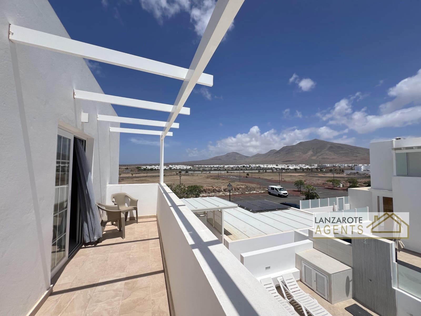 2 soveværelse Villa til salg i Playa Blanca med garage - € 450.000 (Ref: 9793366)