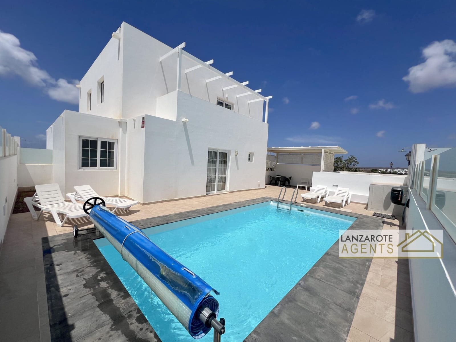2 soveværelse Villa til salg i Playa Blanca med garage - € 450.000 (Ref: 9793366)