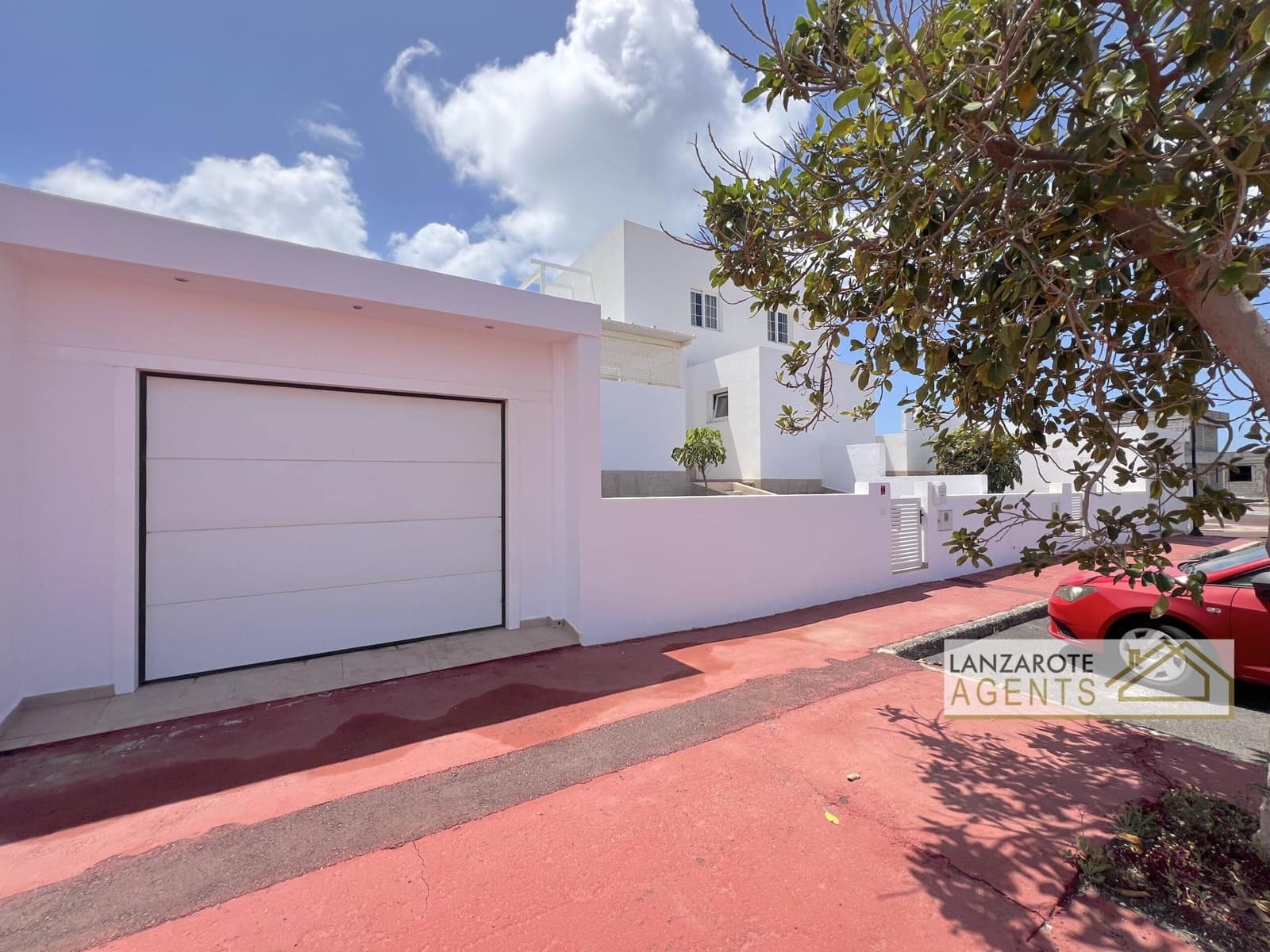 2 soveværelse Villa til salg i Playa Blanca med garage - € 450.000 (Ref: 9793366)