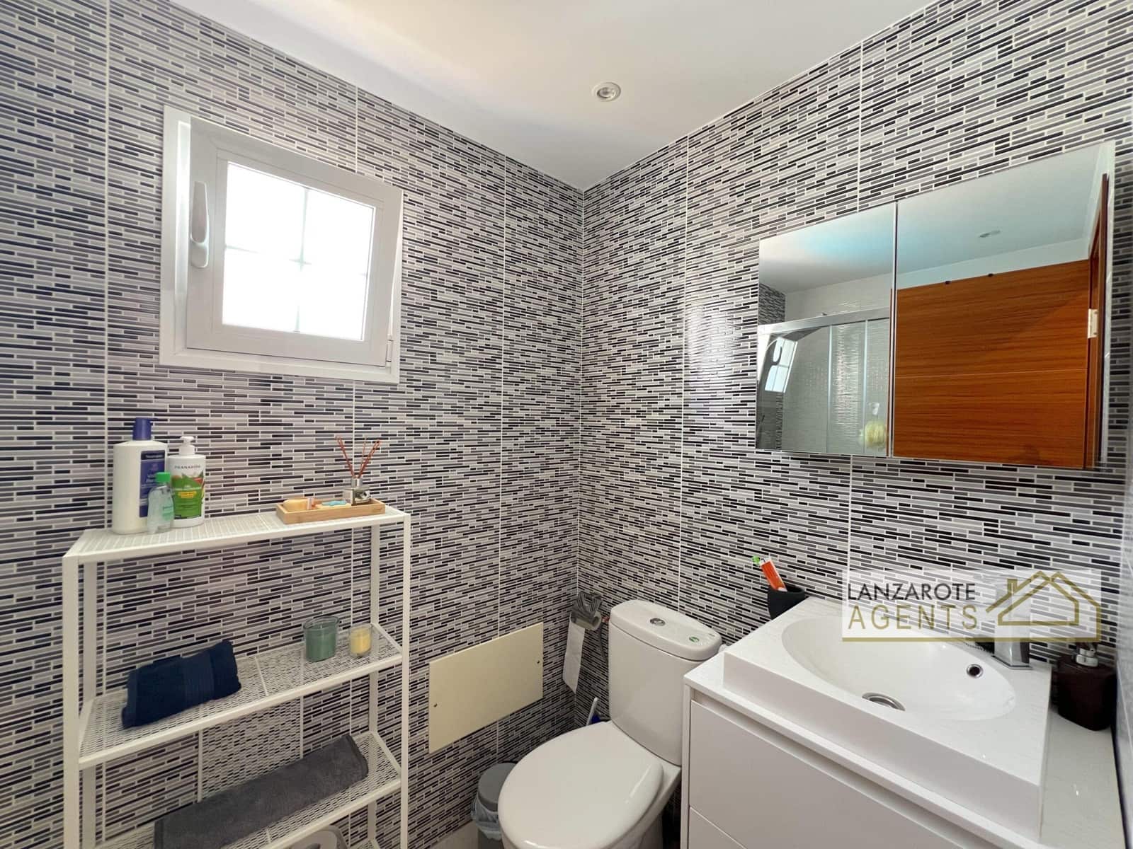 2 soveværelse Villa til salg i Playa Blanca med garage - € 450.000 (Ref: 9793366)