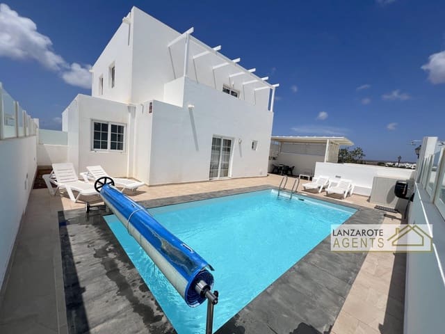 2 slaapkamer Villa te koop in Playa Blanca, Yaiza met garage - € 450.000 (Ref: 9793366)