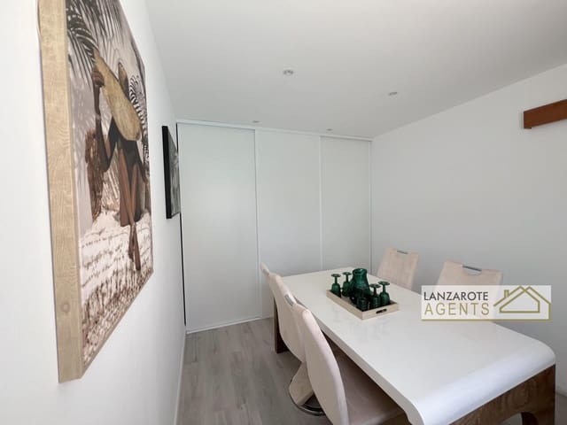 2 slaapkamer Villa te koop in Playa Blanca, Yaiza met garage - € 450.000 (Ref: 9793366)