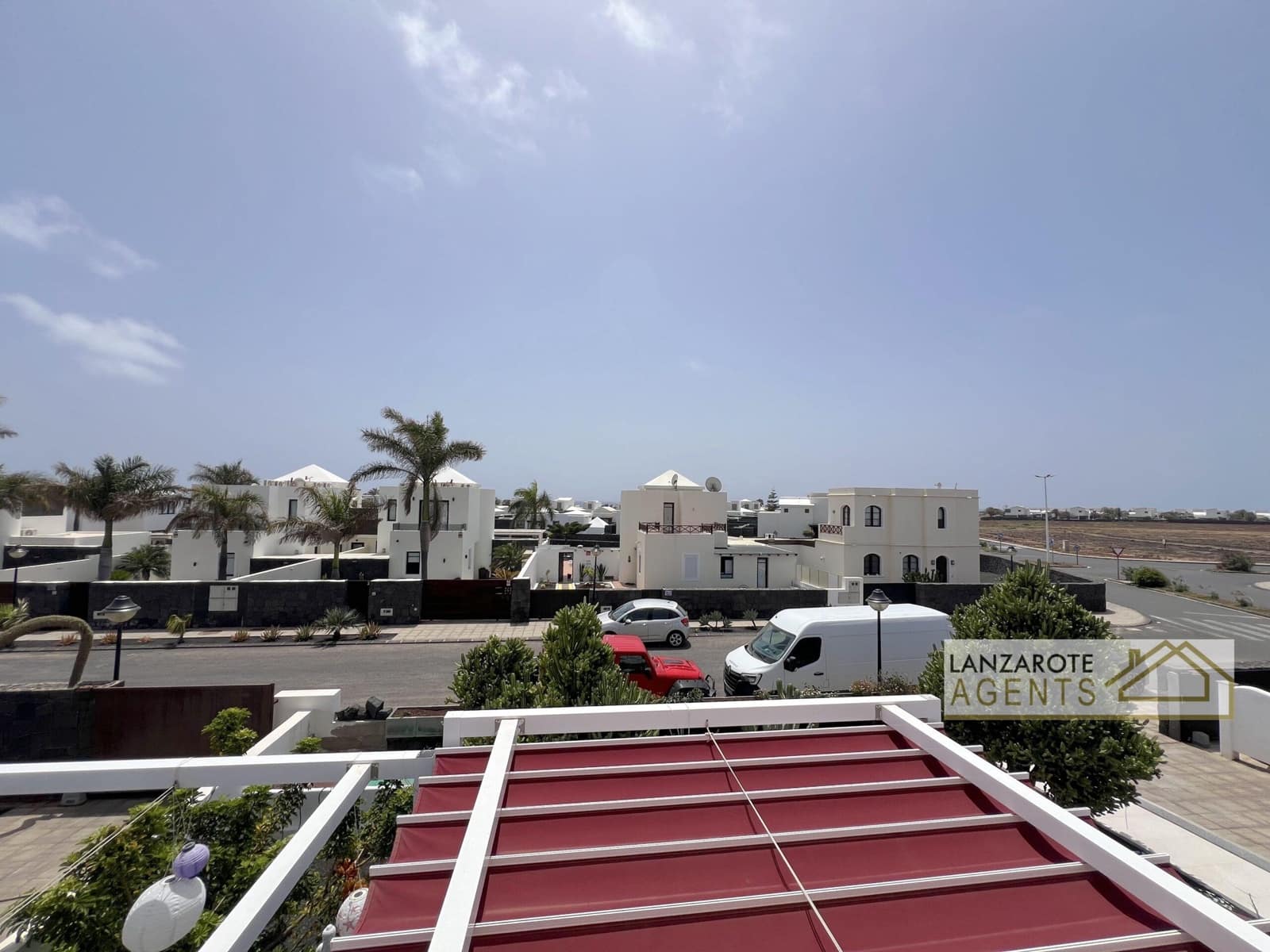 3 bedroom Villa for sale in Playa Blanca with garage - € 550,000 (Ref: 9795328)