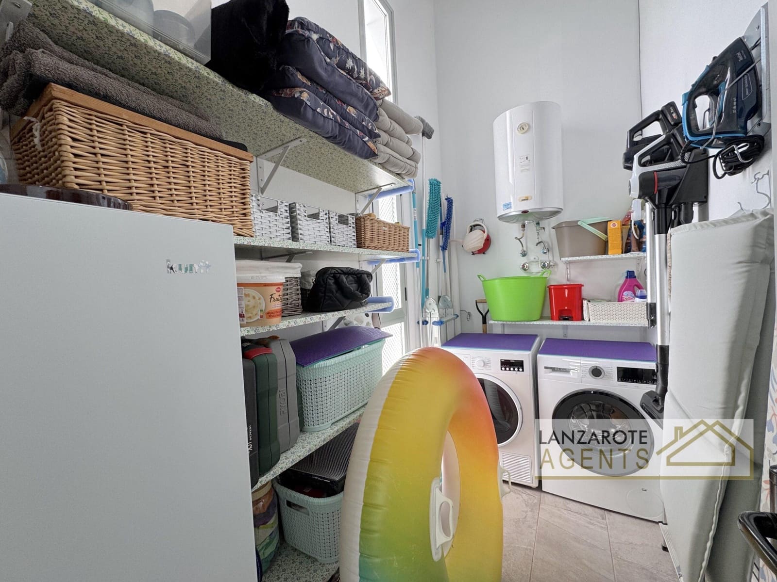 3 makuuhuone Huvila myytävänä paikassa Playa Blanca - 395 000 € (Ref: 9807003)