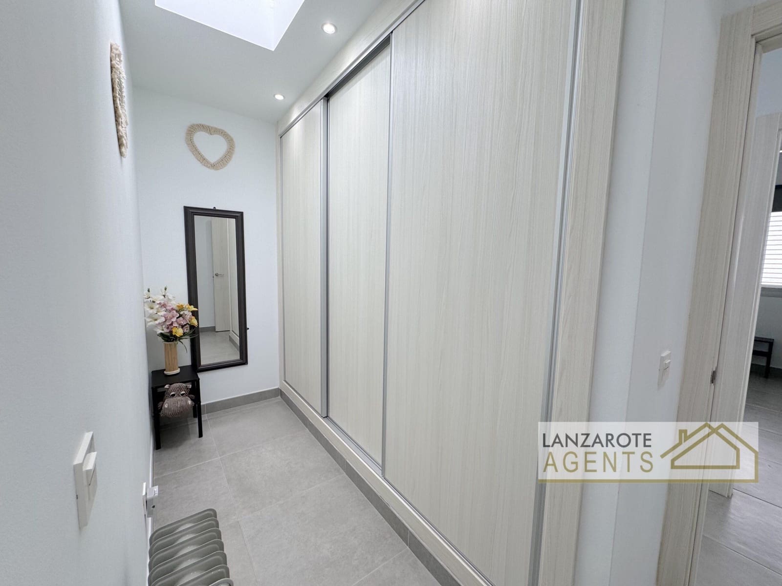 3 makuuhuone Huvila myytävänä paikassa Playa Blanca - 395 000 € (Ref: 9807003)