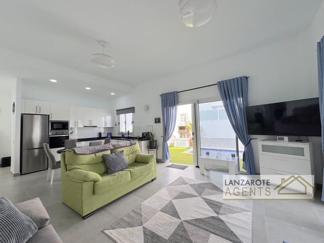 3 makuuhuone Huvila myytävänä paikassa Playa Blanca, Yaiza mukana uima-altaan - 395 000 € (Ref: 9807003)