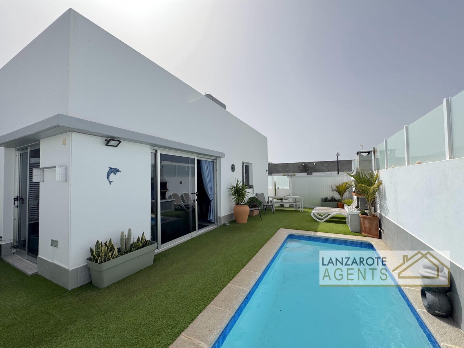 3 sovrum Villa till salu i Playa Blanca med pool - 395 000 € (Ref: 9807003)