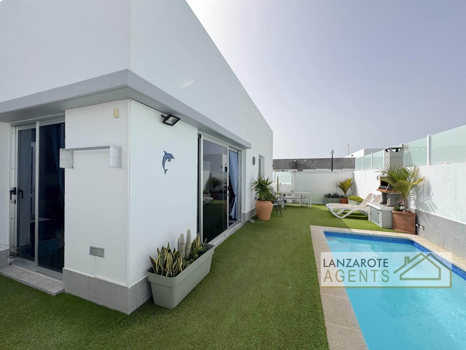 3 sovrum Villa till salu i Playa Blanca med pool - 395 000 € (Ref: 9807003)