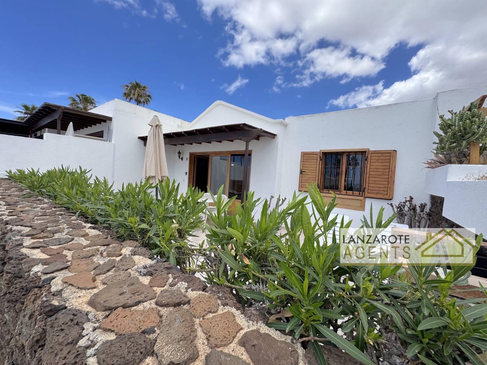 2 bedroom Bungalow for sale in Playa Blanca - € 395,000 (Ref: 9809414)