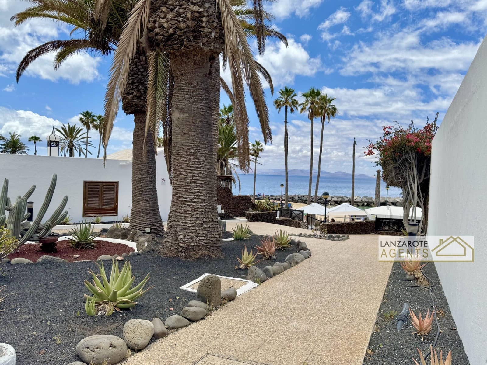 2 bedroom Bungalow for sale in Playa Blanca - € 395,000 (Ref: 9809414)