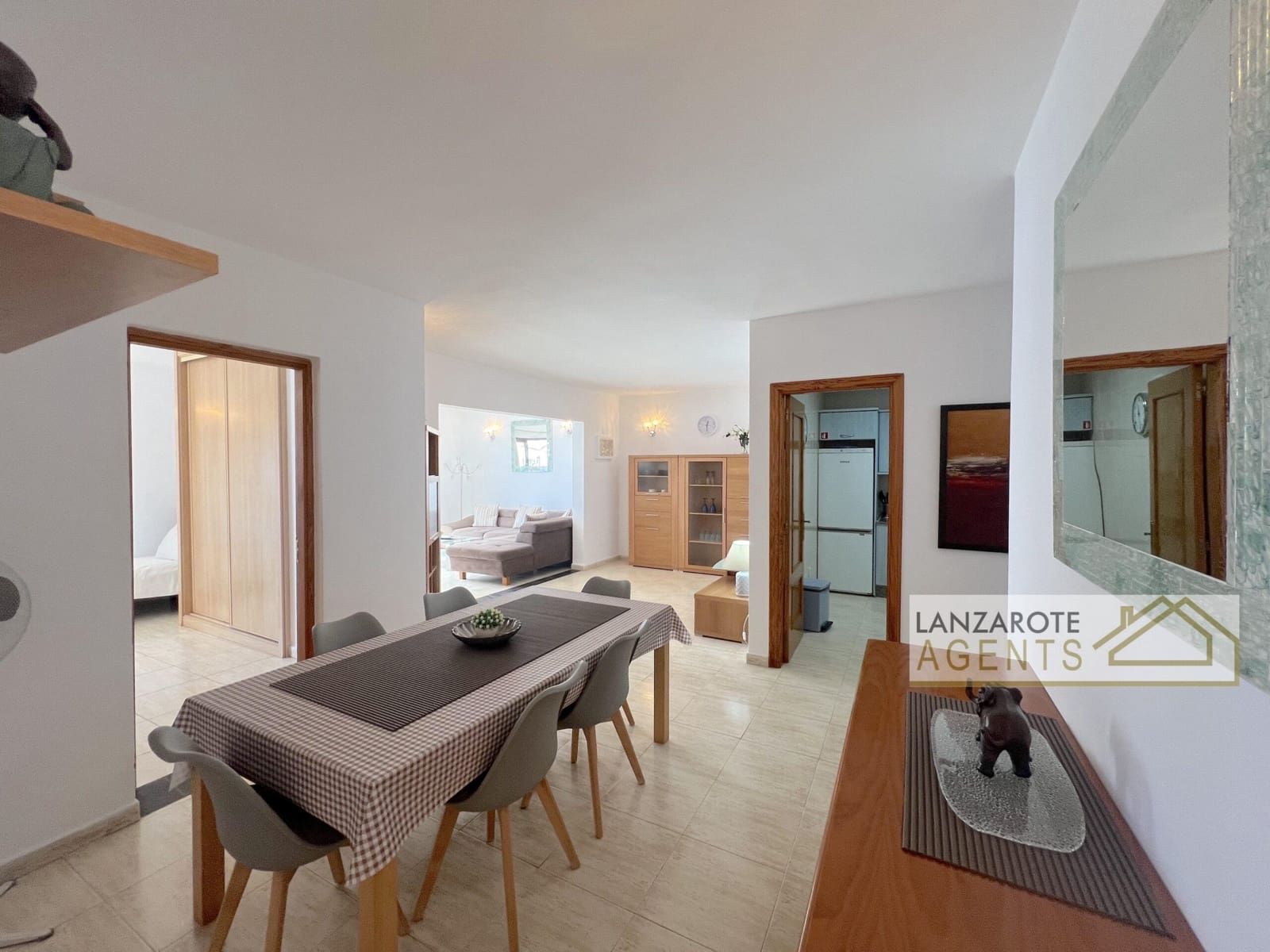 3 bedroom Villa for sale in Playa Blanca with pool - € 495,000 (Ref: 9838273)
