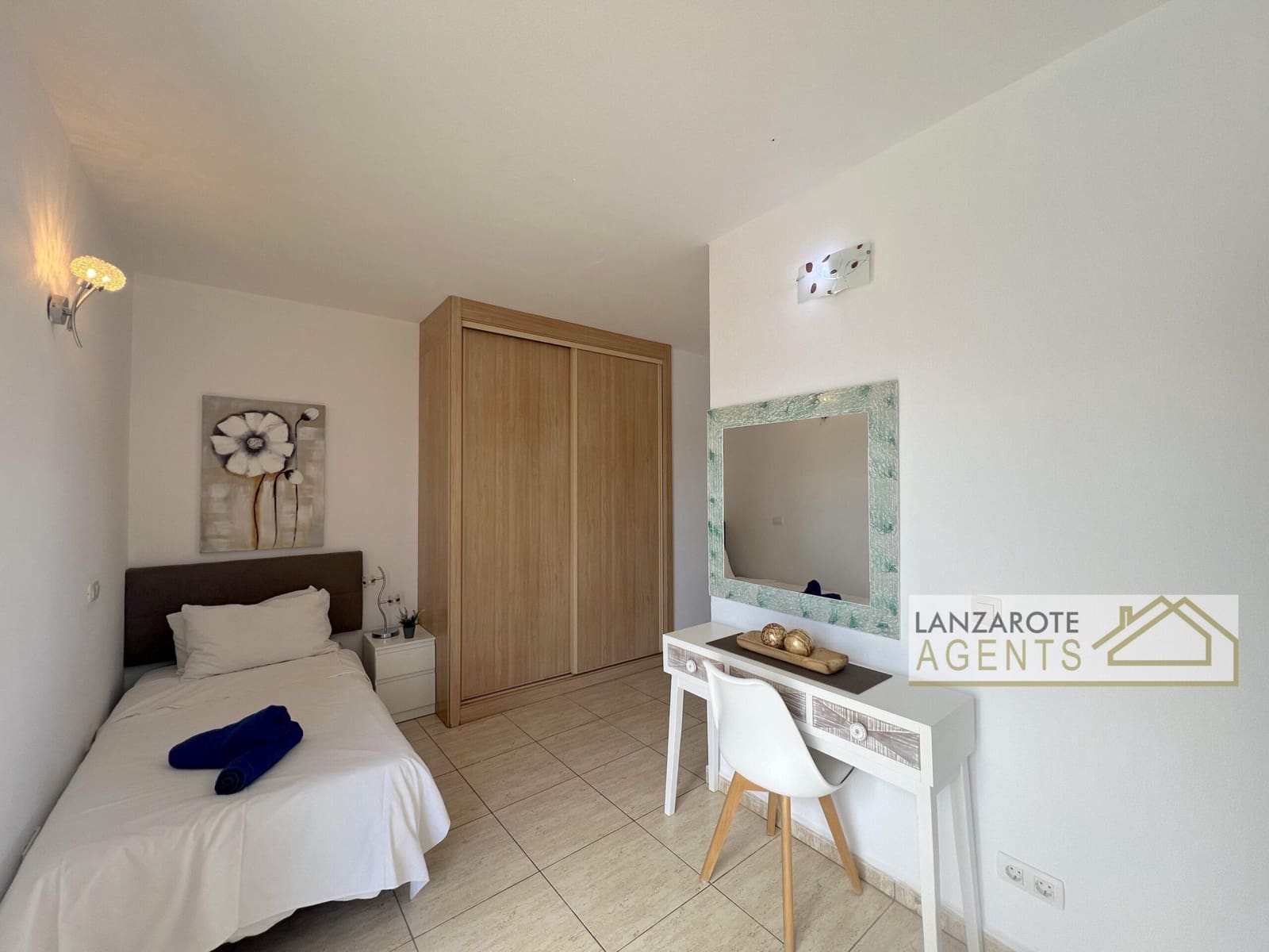 3 bedroom Villa for sale in Playa Blanca with pool - € 495,000 (Ref: 9838273)