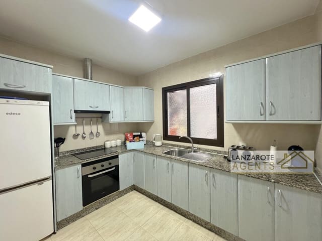 3 Zimmer Villa zu verkaufen in Playa Blanca, Yaiza mit Pool - 495.000 € (Ref: 9838273)