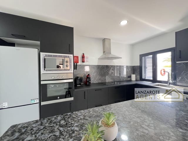 3 Zimmer Villa zu verkaufen in Playa Blanca, Yaiza mit Pool - 570.000 € (Ref: 9839843)