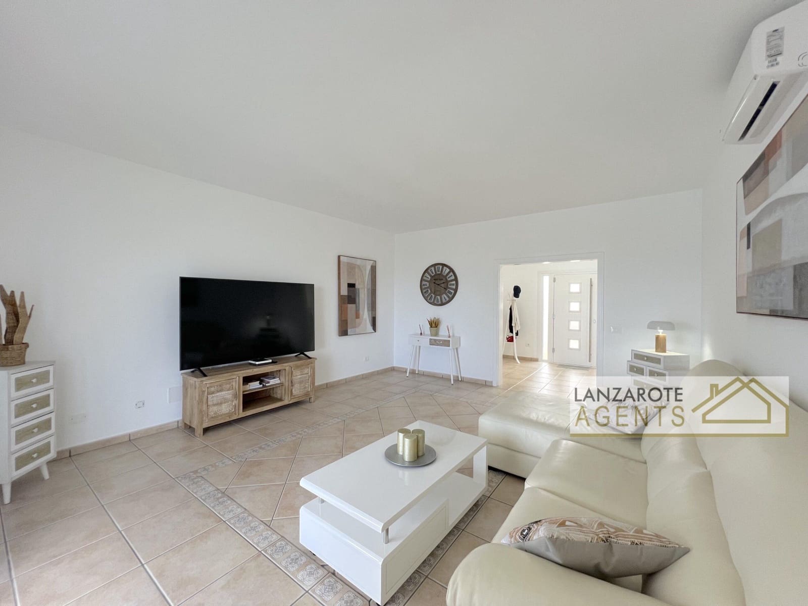 3 bedroom Villa for sale in Las Brenas with pool garage - € 775,000 (Ref: 9853038)