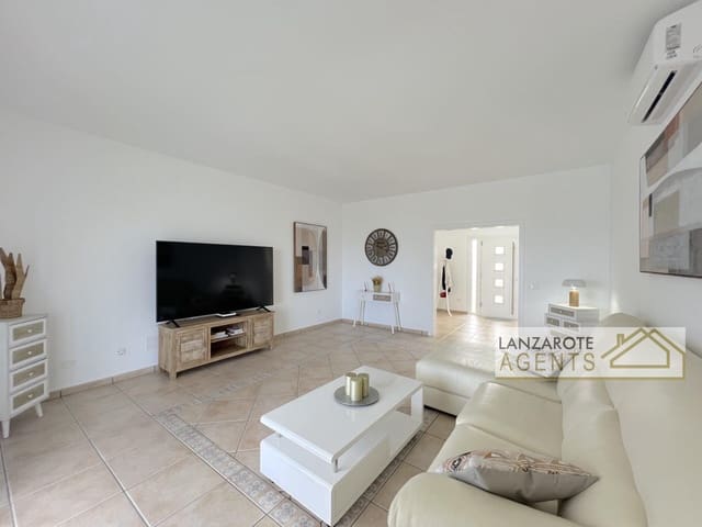 3 chambre Villa/Maison à vendre à Las Brenas, Yaiza avec piscine garage - 775 000 € (Ref: 9853038)