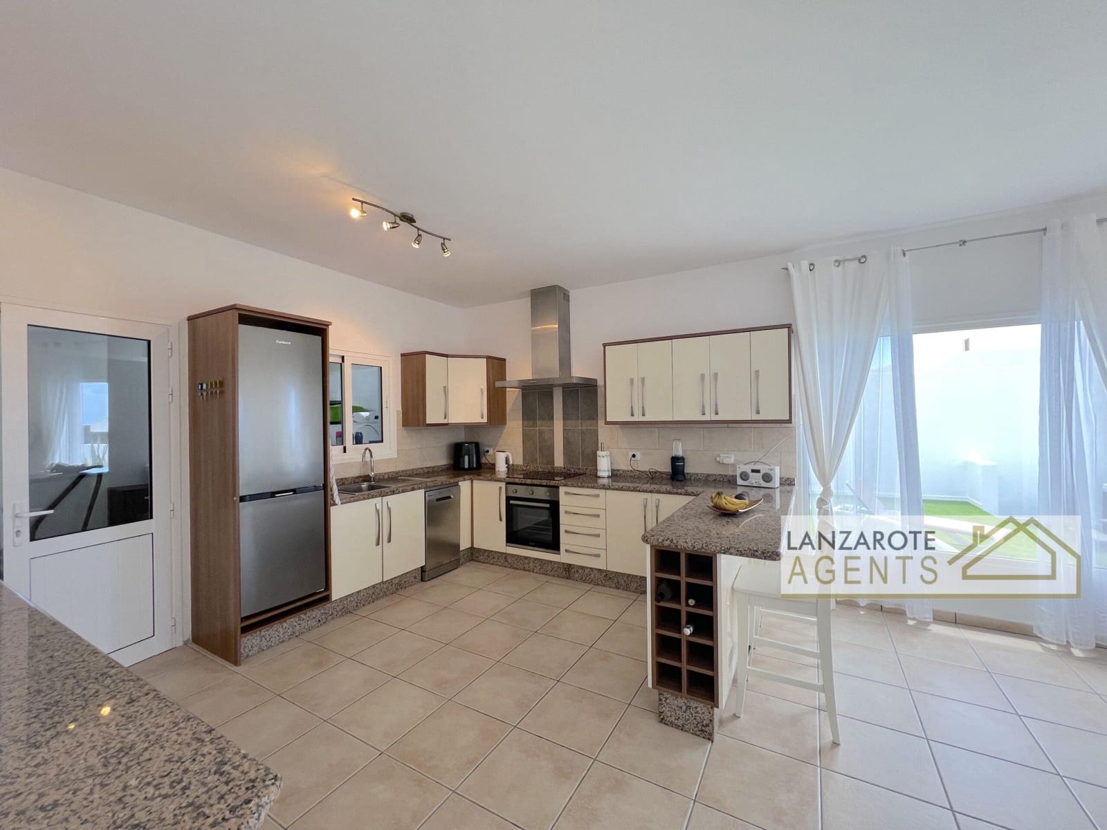3 bedroom Villa for sale in Las Brenas with pool garage - € 775,000 (Ref: 9853038)