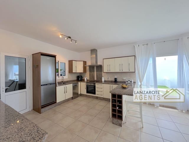 3 chambre Villa/Maison à vendre à Las Brenas, Yaiza avec piscine garage - 775 000 € (Ref: 9853038)