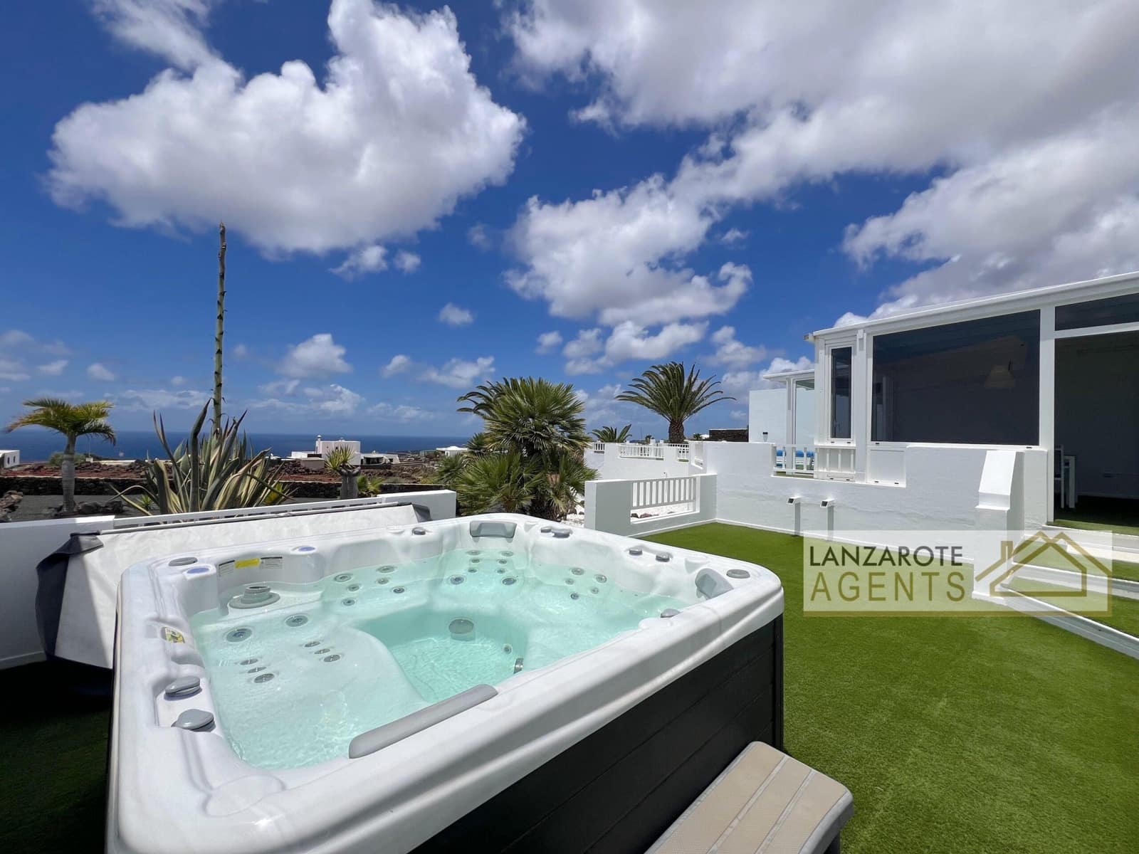 3 bedroom Villa for sale in Las Brenas with pool garage - € 775,000 (Ref: 9853038)