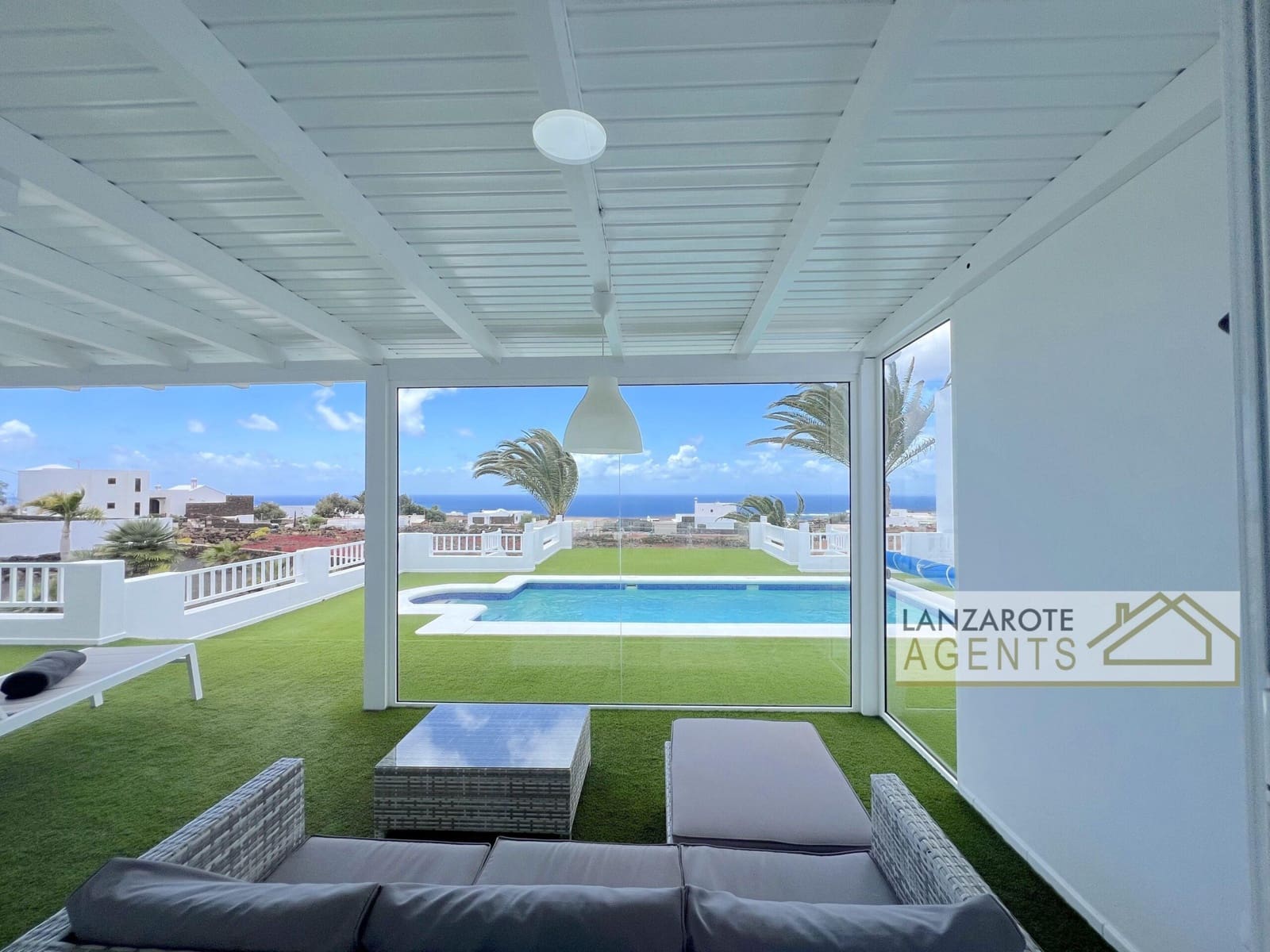 3 bedroom Villa for sale in Las Brenas with pool garage - € 775,000 (Ref: 9853038)