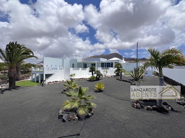 3 chambre Villa/Maison à vendre à Las Brenas, Yaiza avec piscine garage - 775 000 € (Ref: 9853038)