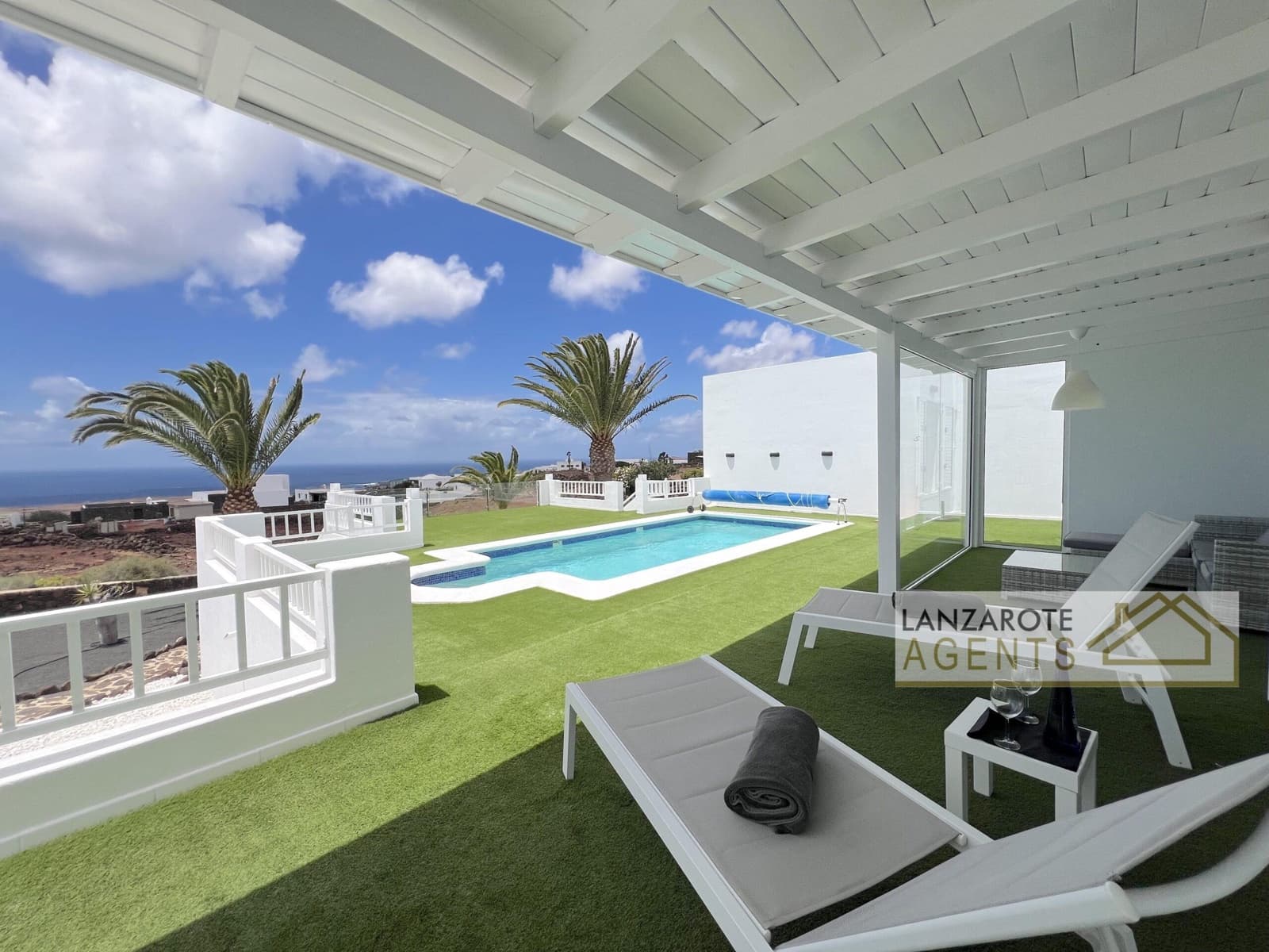 3 bedroom Villa for sale in Las Brenas with pool garage - € 775,000 (Ref: 9853038)