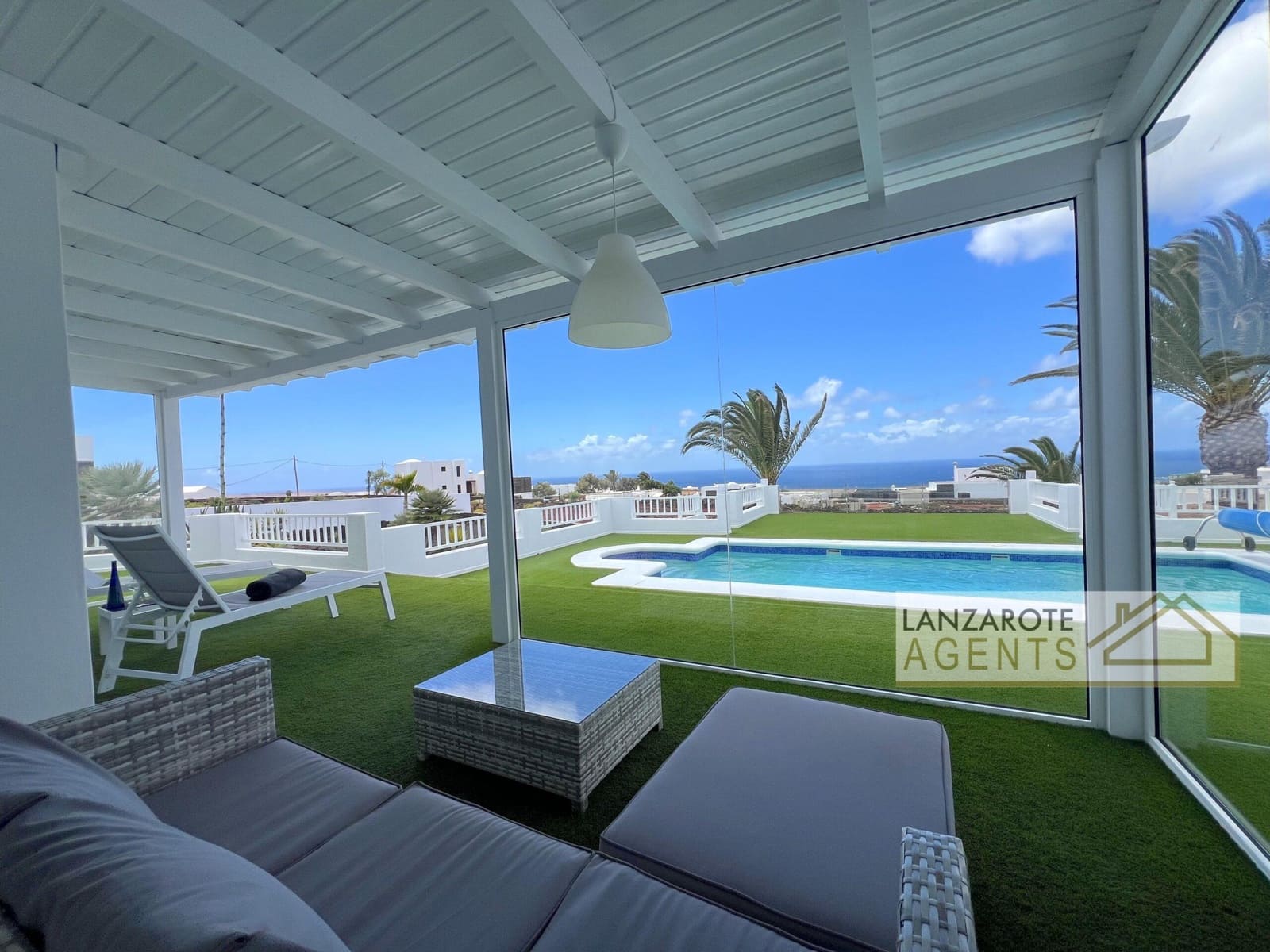 3 bedroom Villa for sale in Las Brenas with pool garage - € 775,000 (Ref: 9853038)