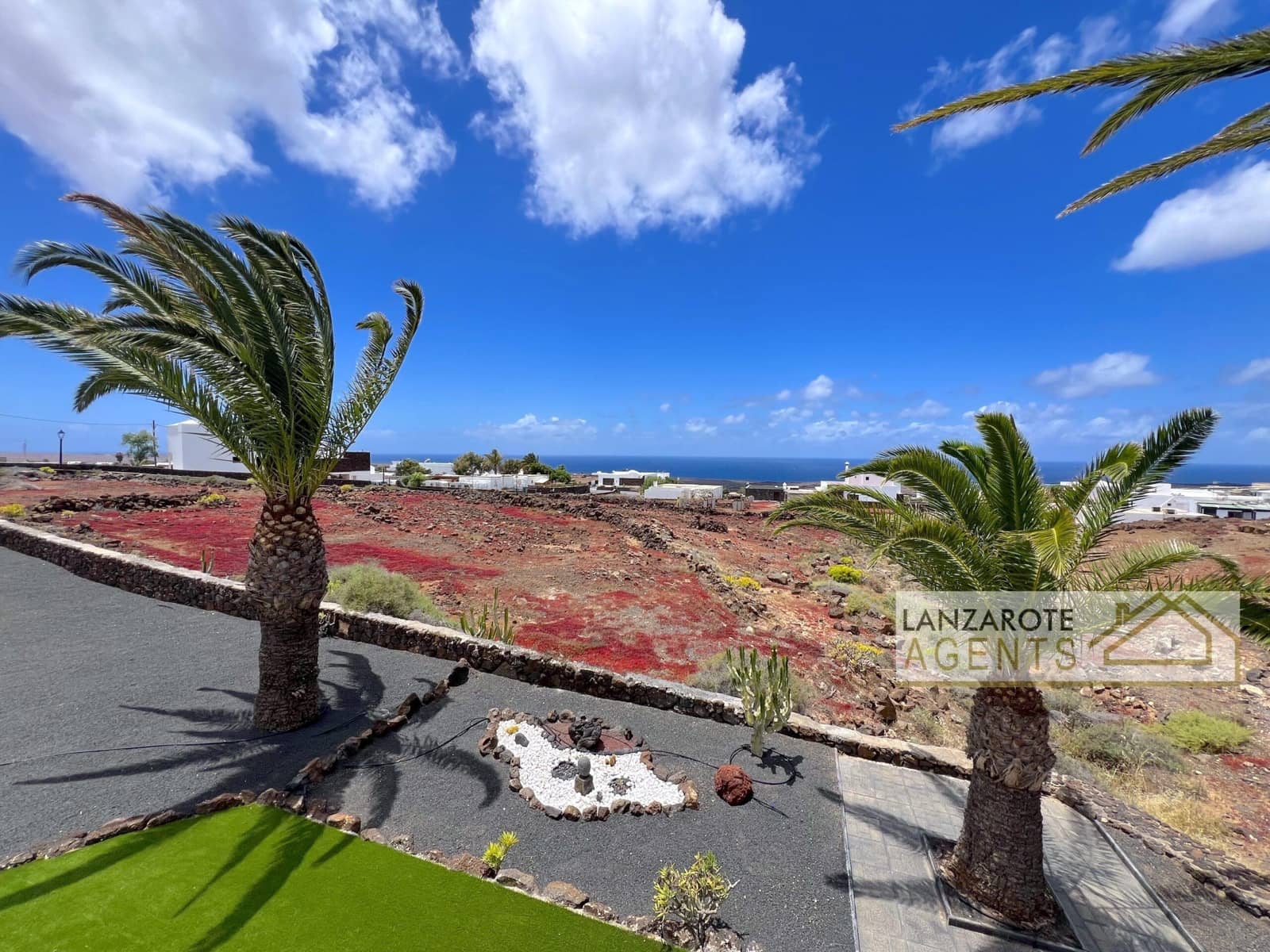 3 bedroom Villa for sale in Las Brenas with pool garage - € 775,000 (Ref: 9853038)