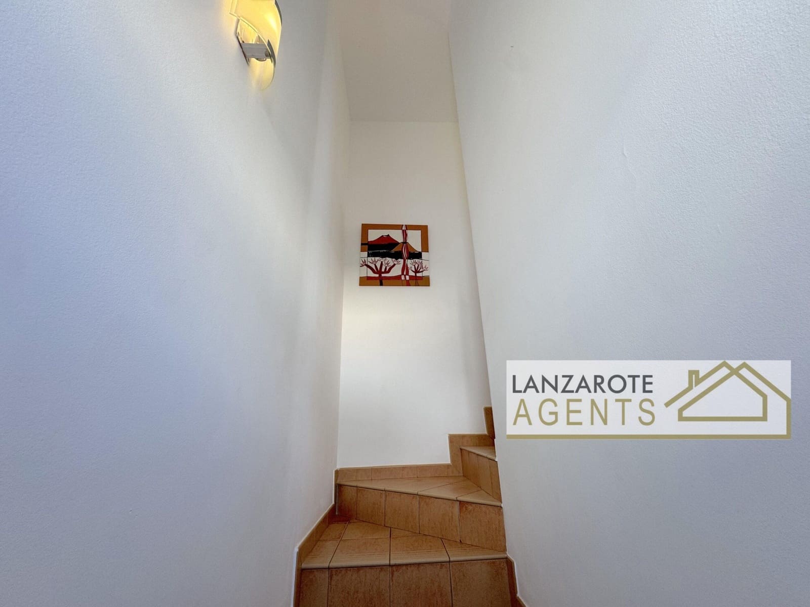 3 slaapkamer Villa te koop in Playa Blanca met zwembad garage - € 335.000 (Ref: 9885219)