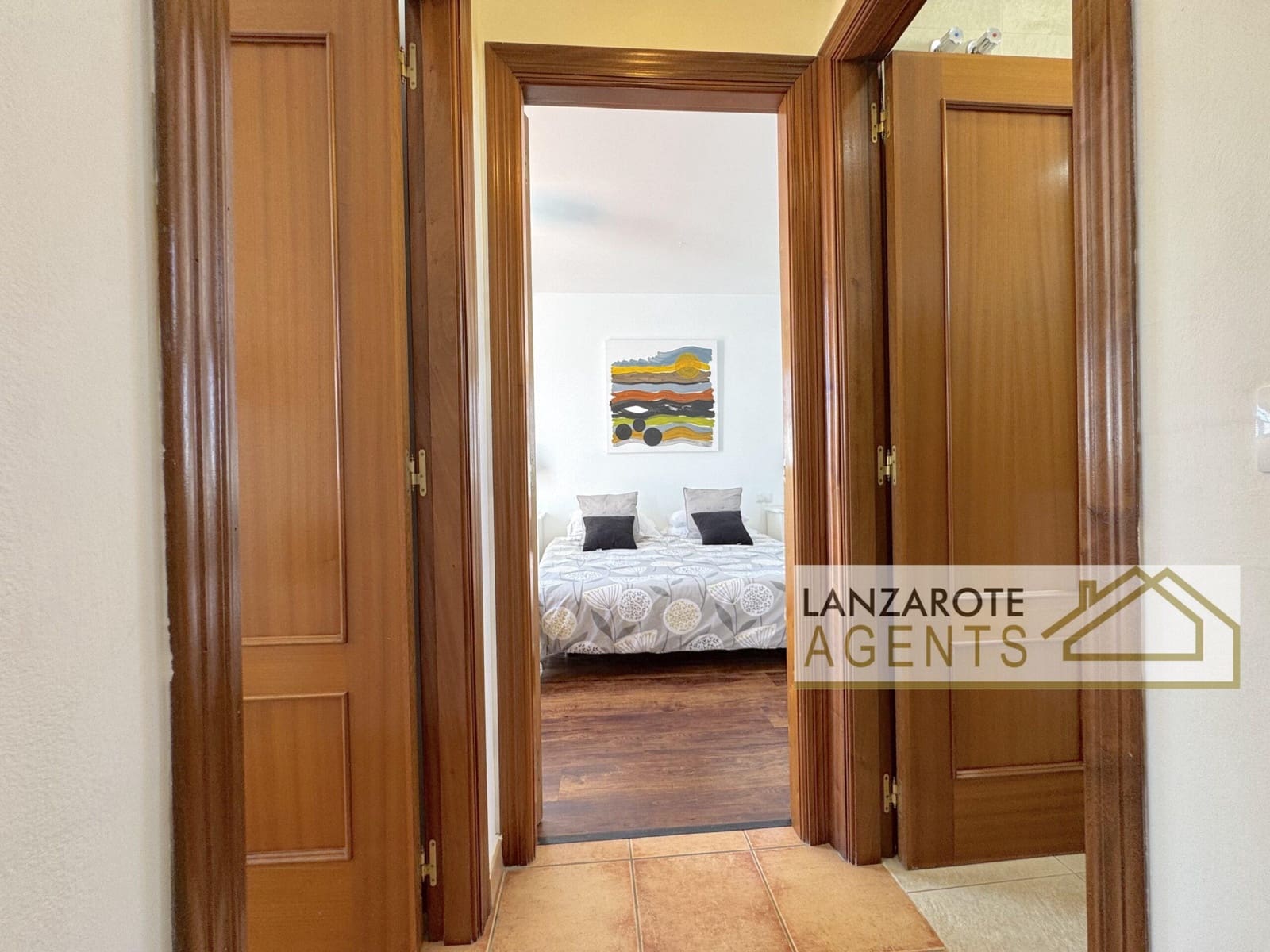 3 slaapkamer Villa te koop in Playa Blanca met zwembad garage - € 335.000 (Ref: 9885219)