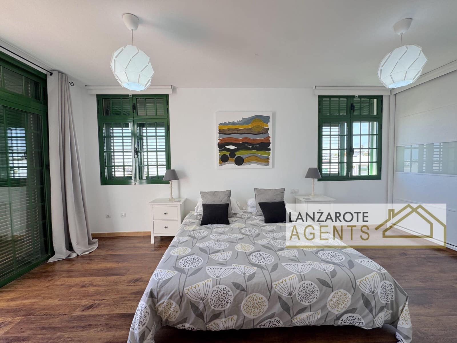 3 slaapkamer Villa te koop in Playa Blanca met zwembad garage - € 335.000 (Ref: 9885219)