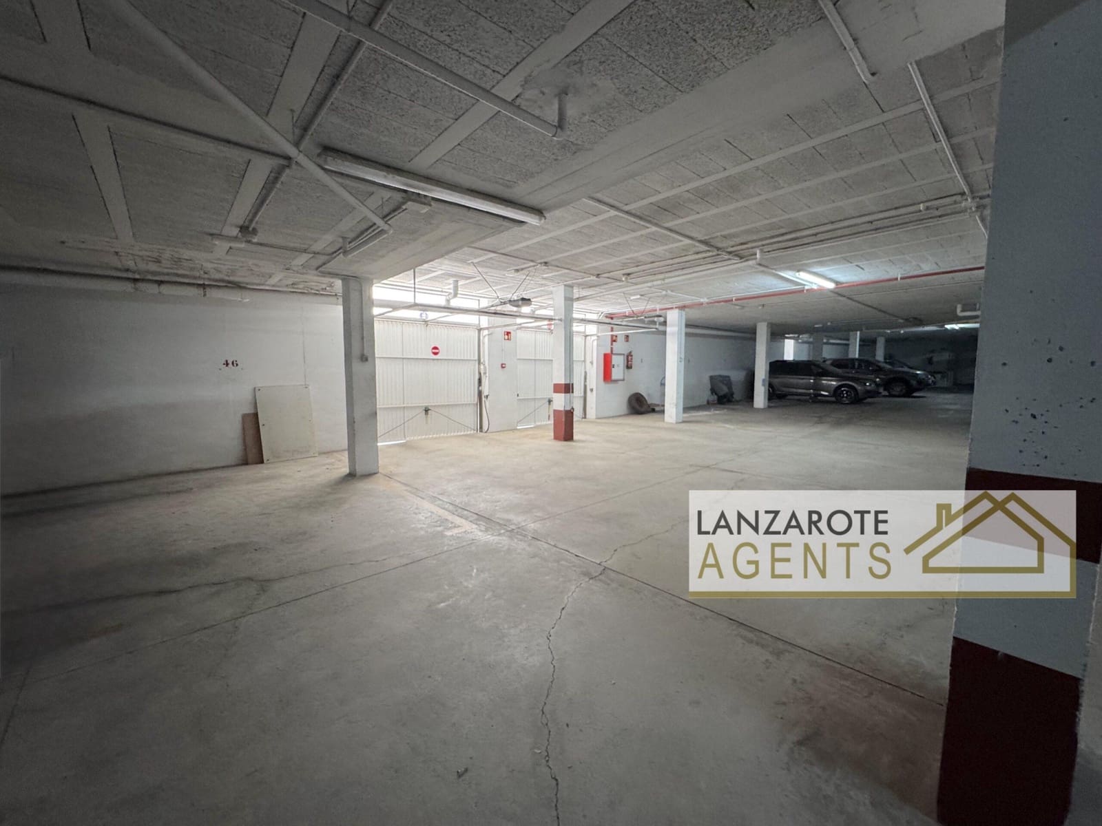 3 slaapkamer Villa te koop in Playa Blanca met zwembad garage - € 335.000 (Ref: 9885219)