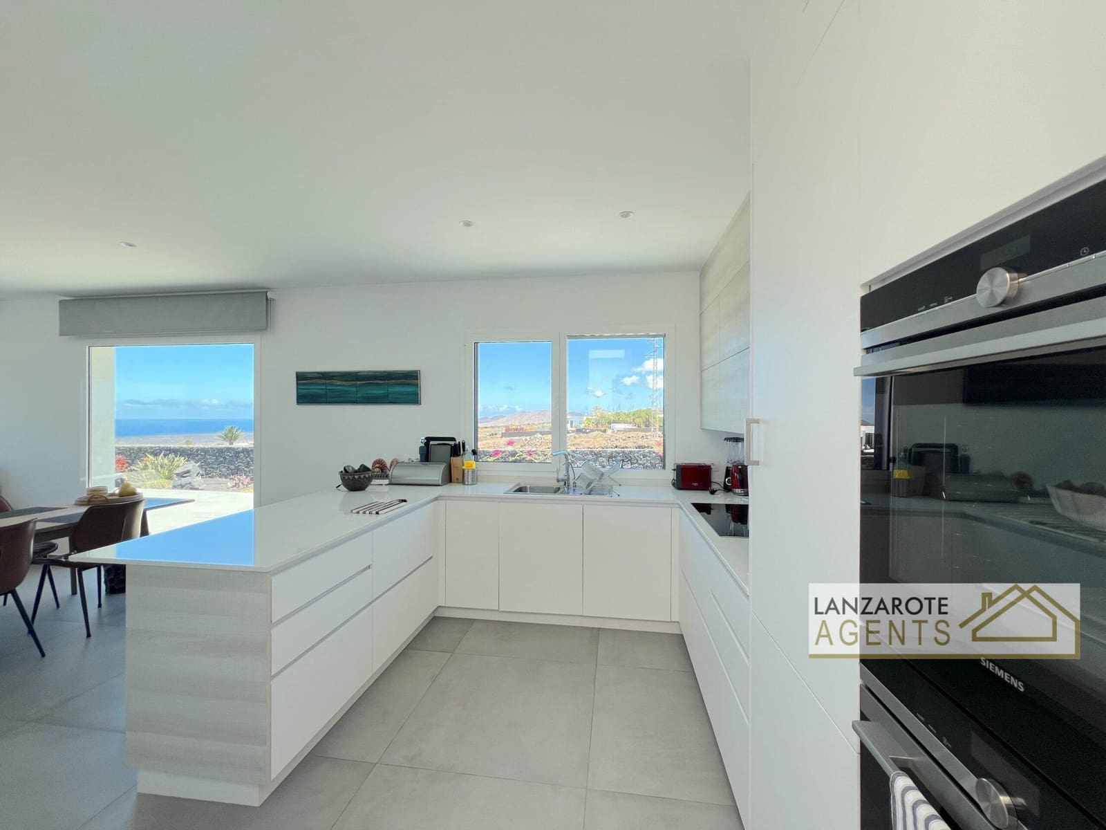 4 bedroom Villa for sale in Las Brenas - € 799,000 (Ref: 9928154)