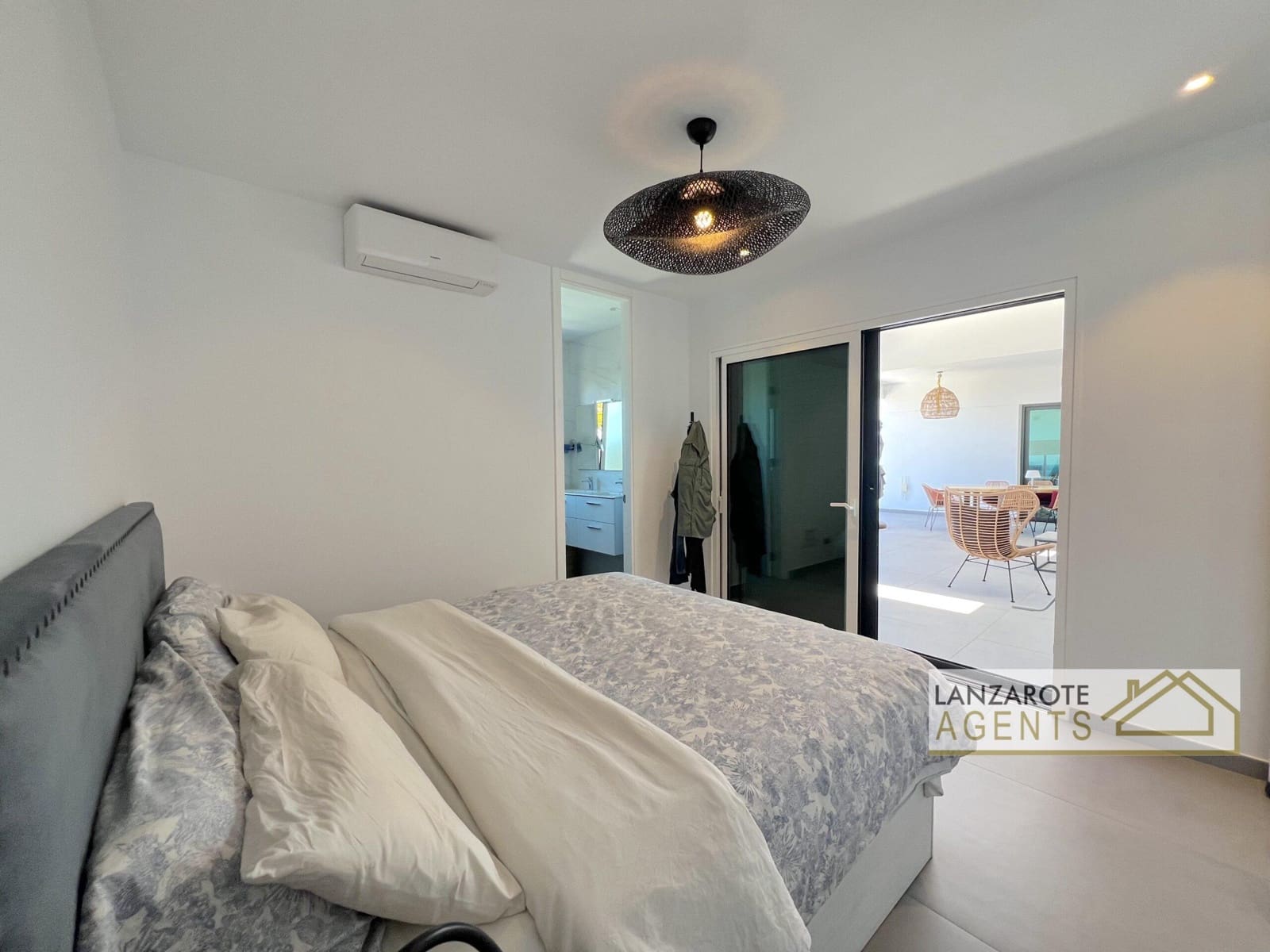 4 bedroom Villa for sale in Las Brenas - € 799,000 (Ref: 9928154)