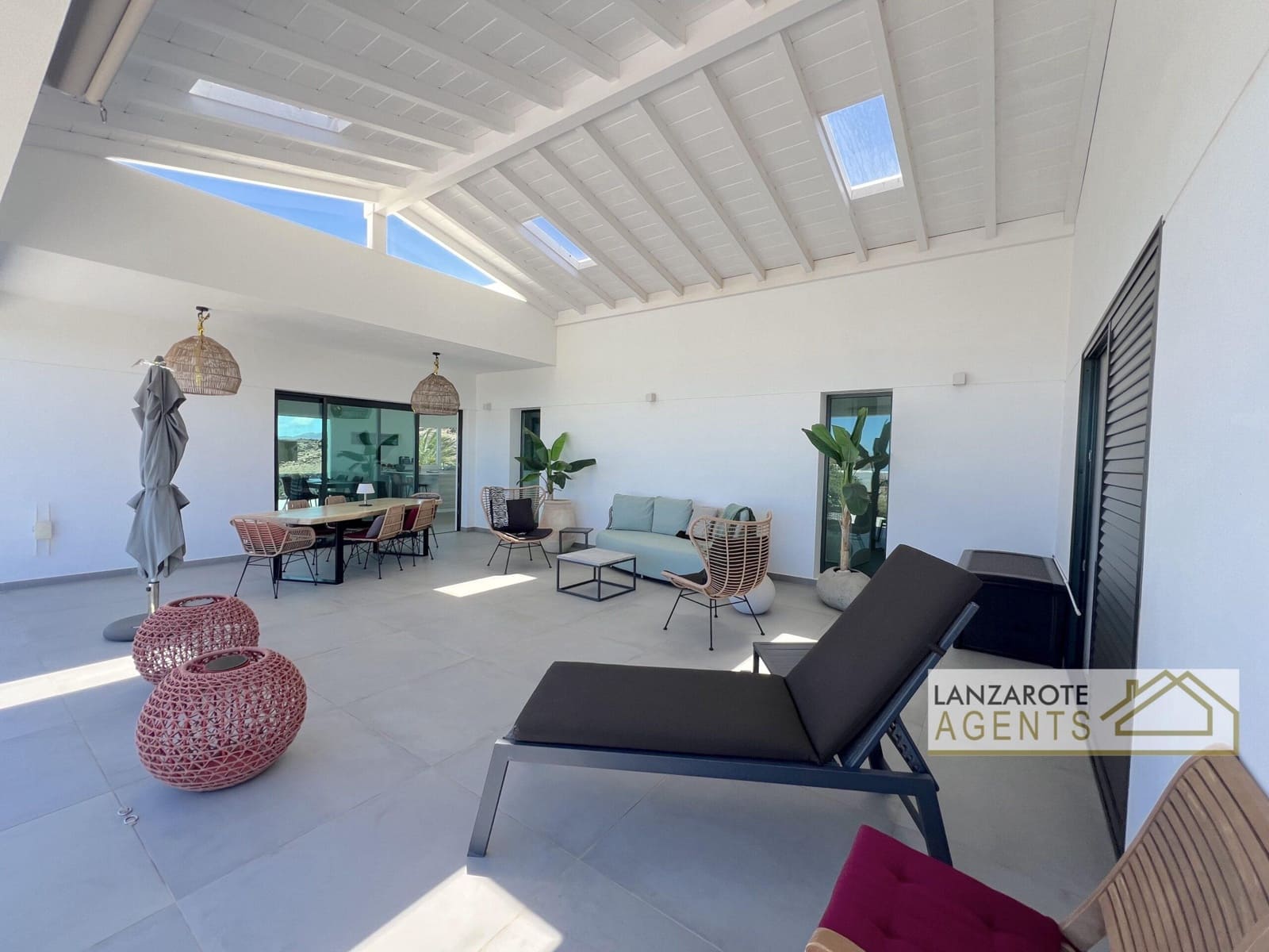 4 bedroom Villa for sale in Las Brenas - € 799,000 (Ref: 9928154)