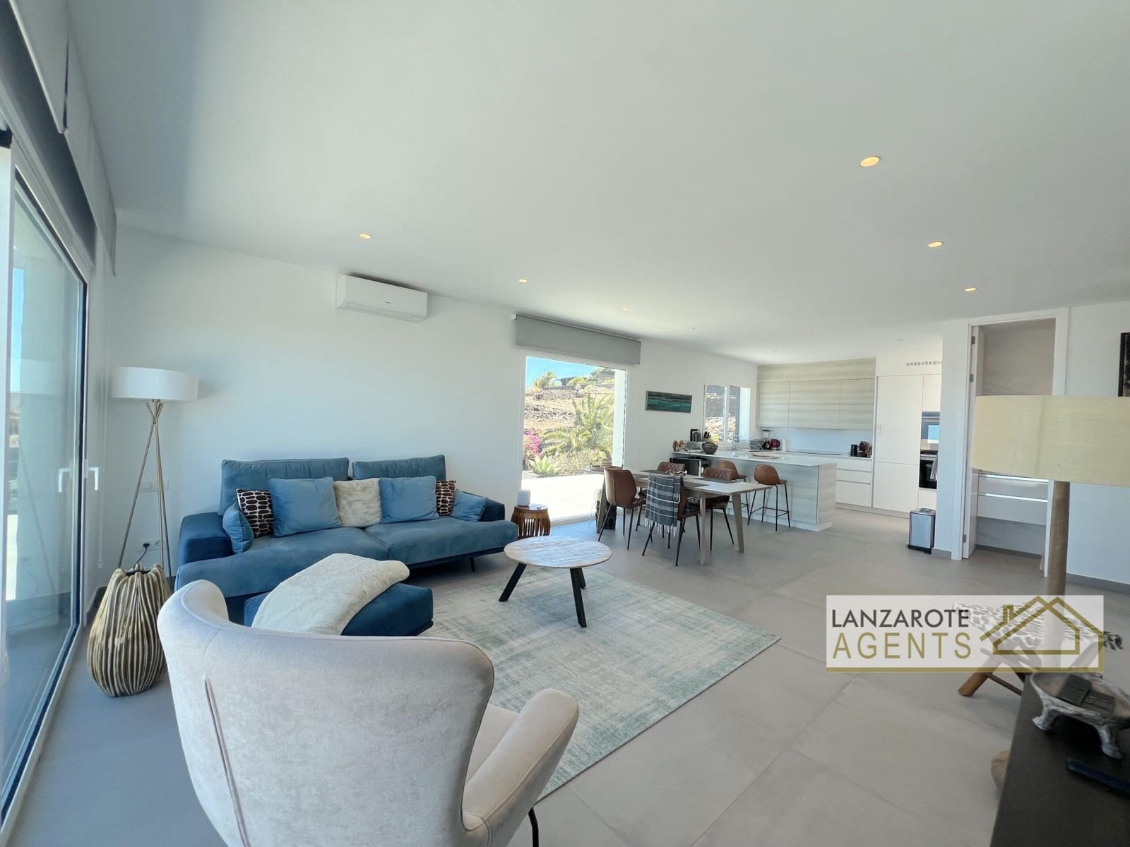 4 bedroom Villa for sale in Las Brenas - € 799,000 (Ref: 9928154)