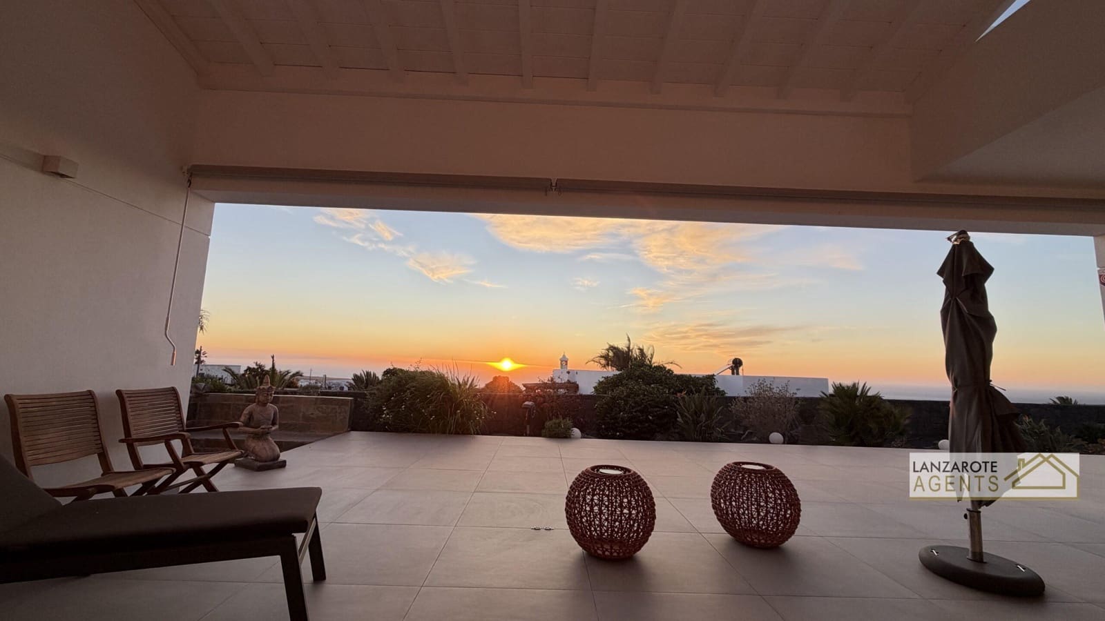 4 bedroom Villa for sale in Las Brenas - € 799,000 (Ref: 9928154)