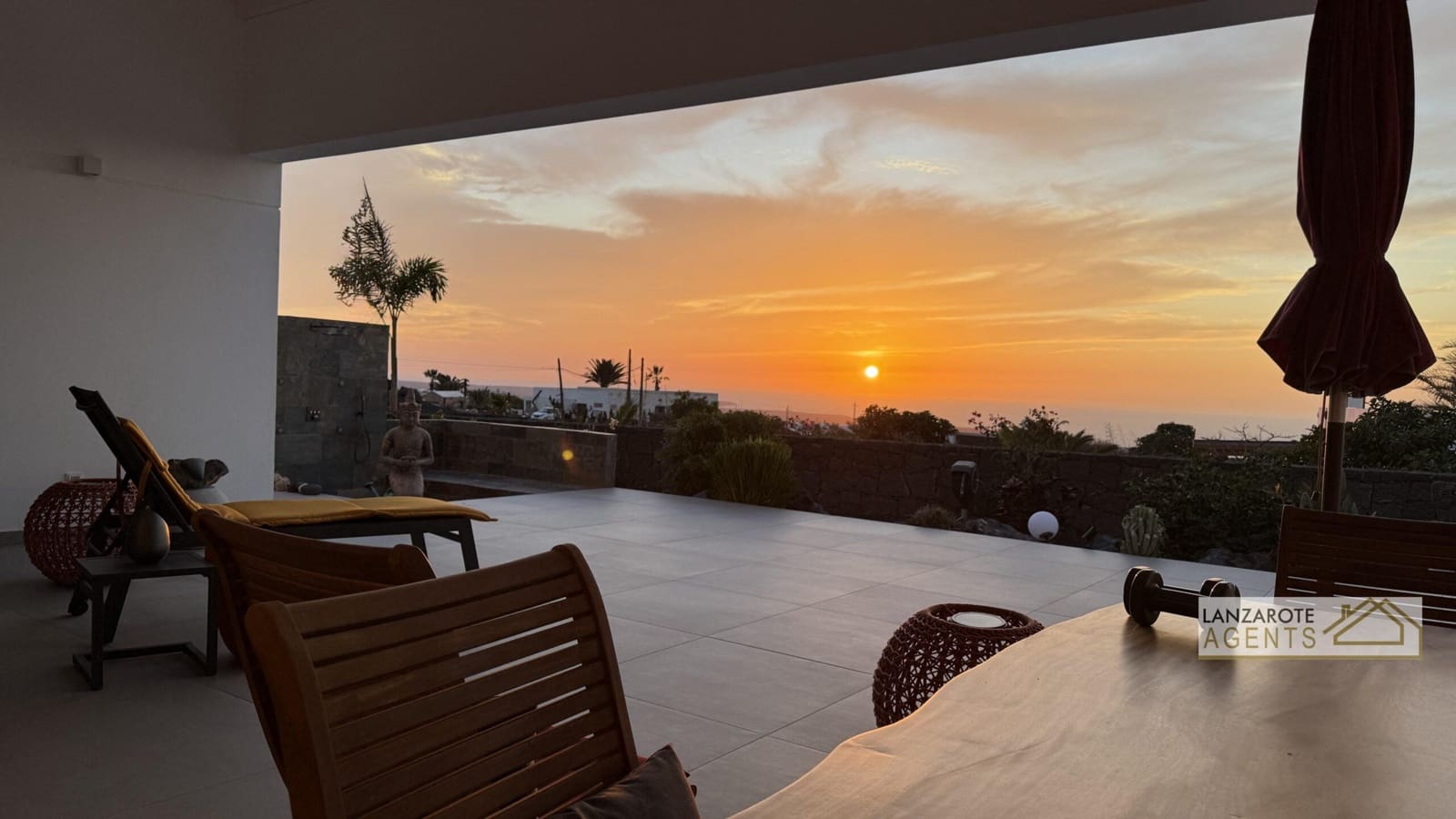 4 bedroom Villa for sale in Las Brenas - € 799,000 (Ref: 9928154)