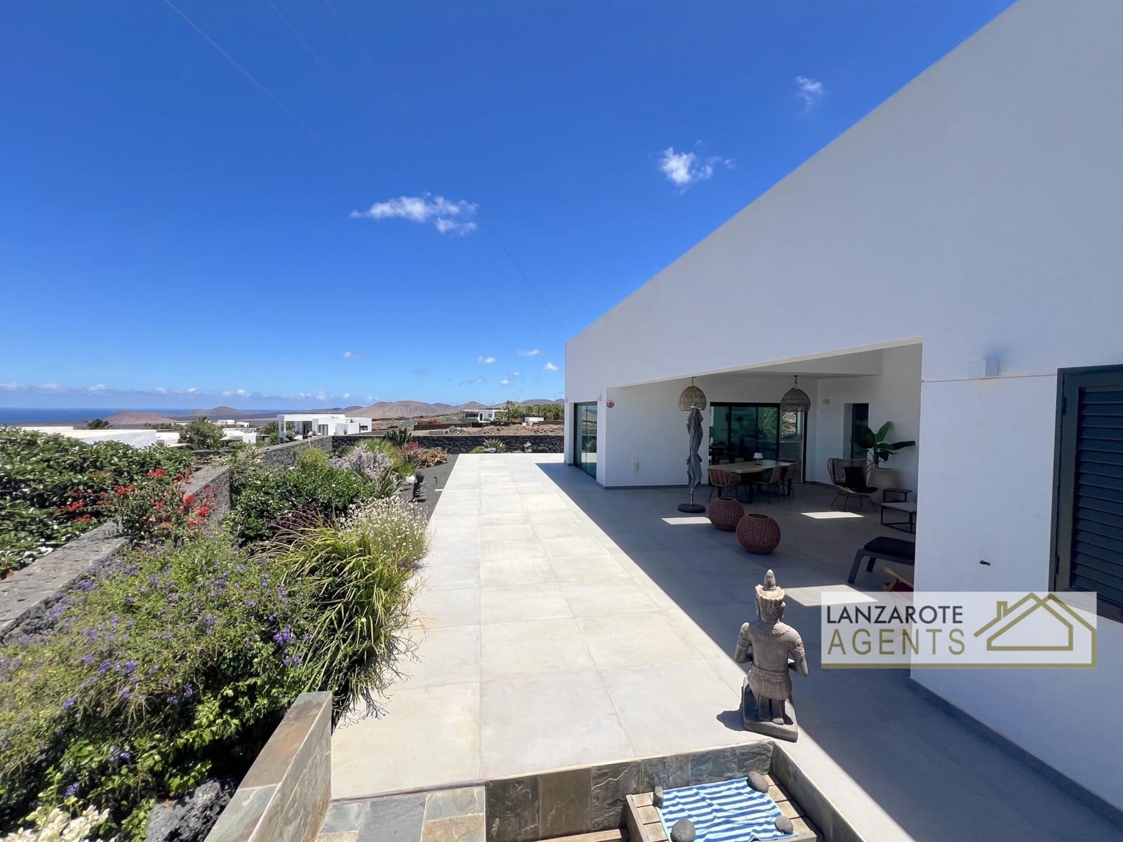 4 bedroom Villa for sale in Las Brenas - € 799,000 (Ref: 9928154)